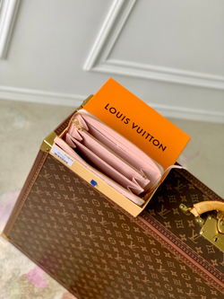 Louis Vuitton Zippy Wallet