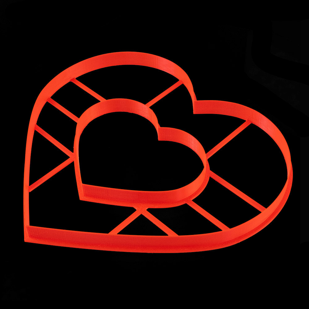 Вырубка пластиковая "Сердце фигурное" (22*20 см)