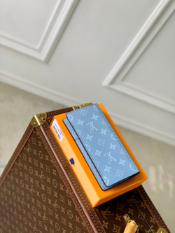 Louis Vuitton Brazza Wallet