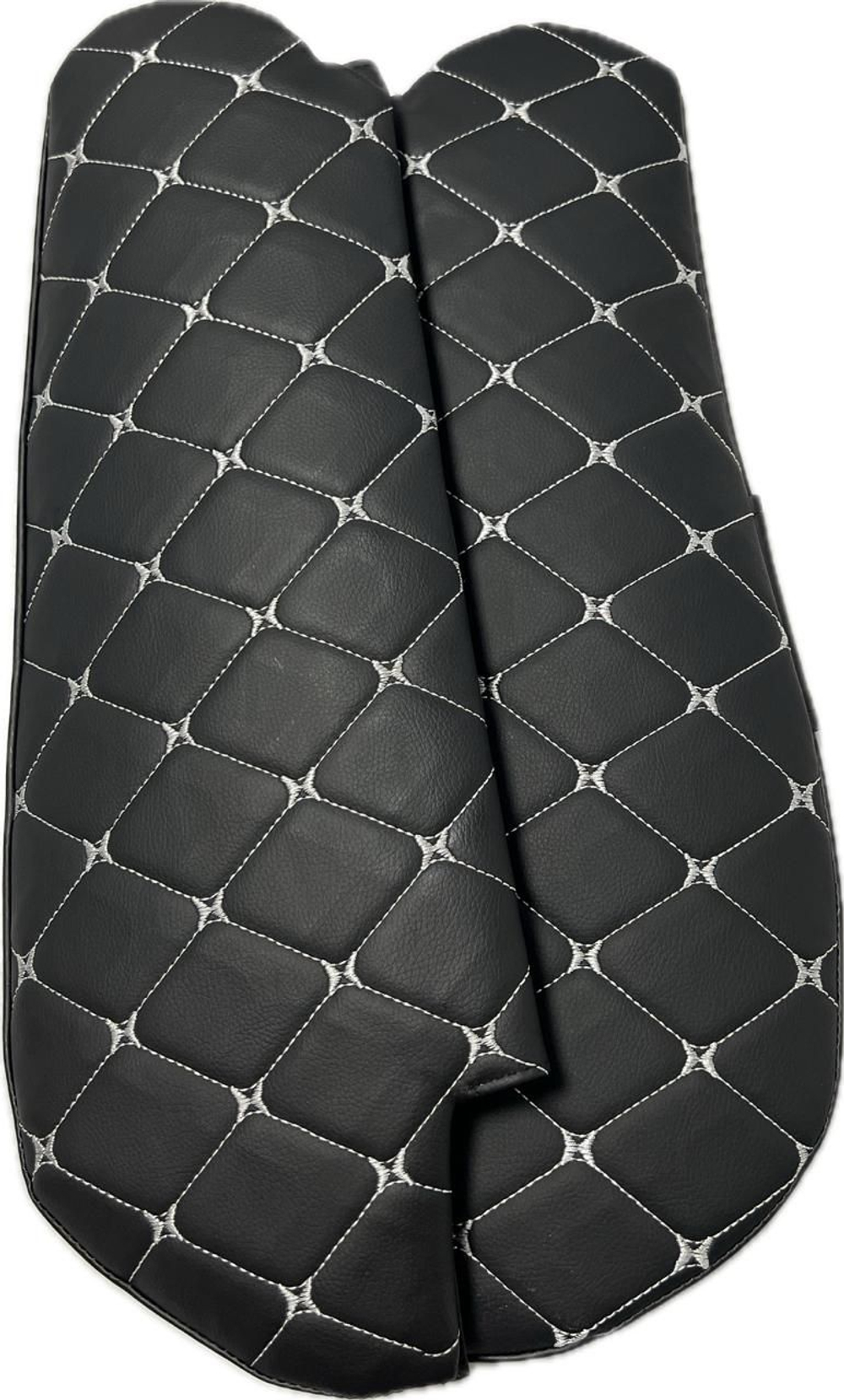 Чехлы на козырьки Волга 3110, 31105 (белая нить Бабочка)