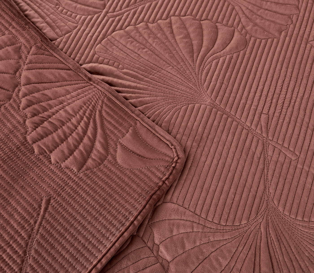 Покрывало 240x260 Sofi De MarkO Бенита цвета марсалы