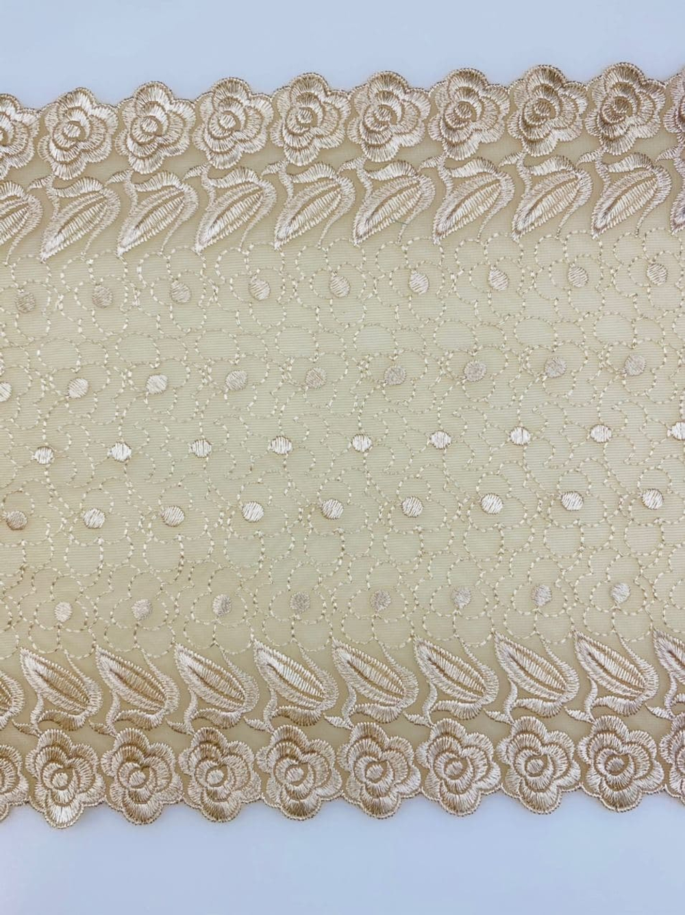 Вышивка на сетке бежевая в мушку 23 см