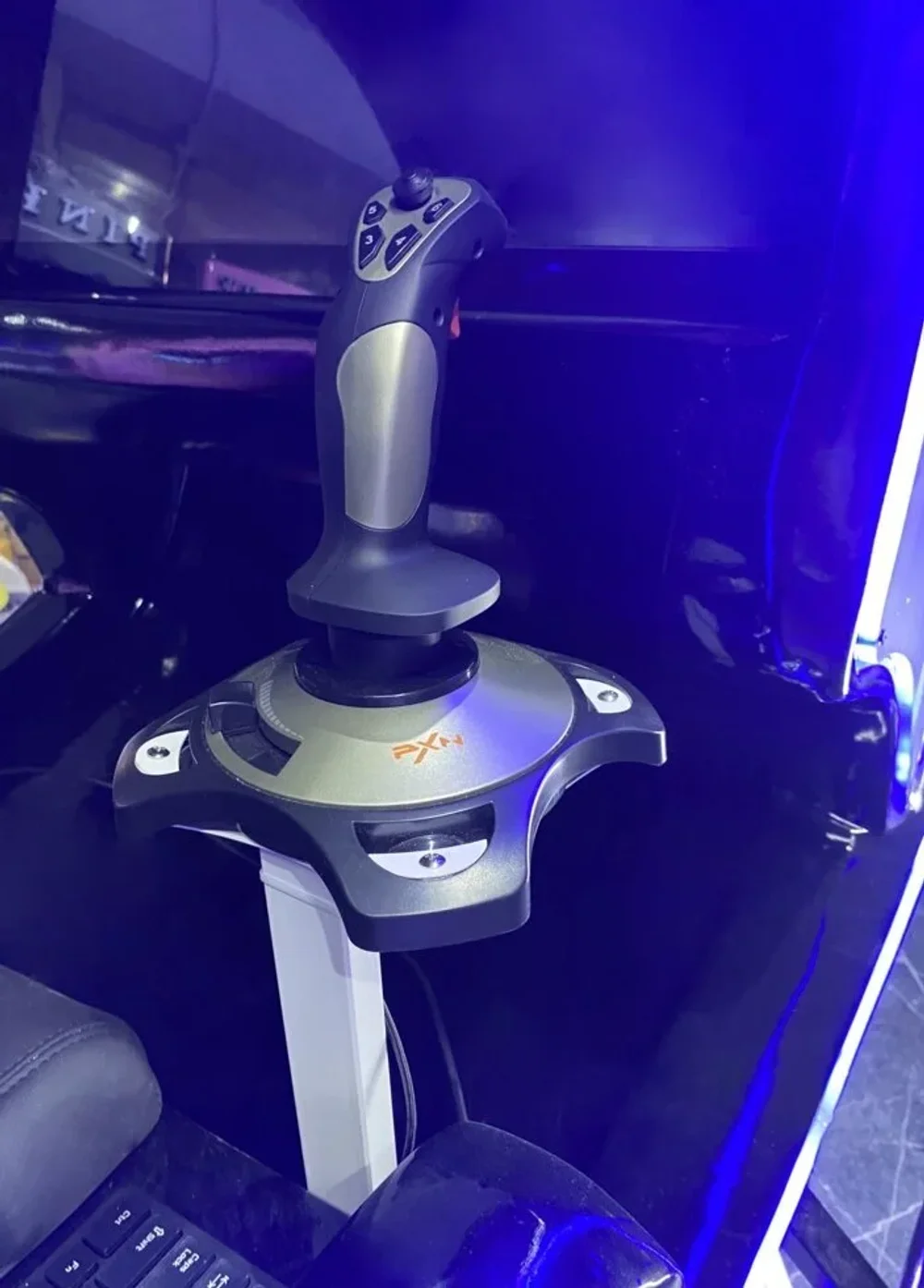 Аттракцион виртуальной реальности VR вертолет