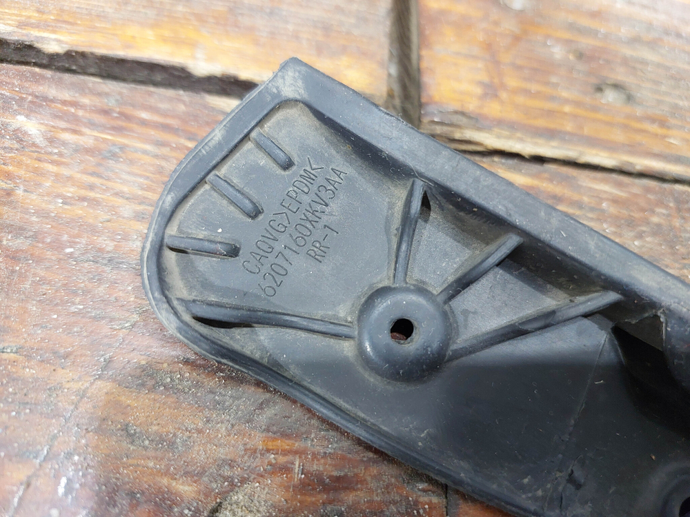 Направляющая двери задней правой Tank 500 Б/У Оригинал 6207160XKV3AA