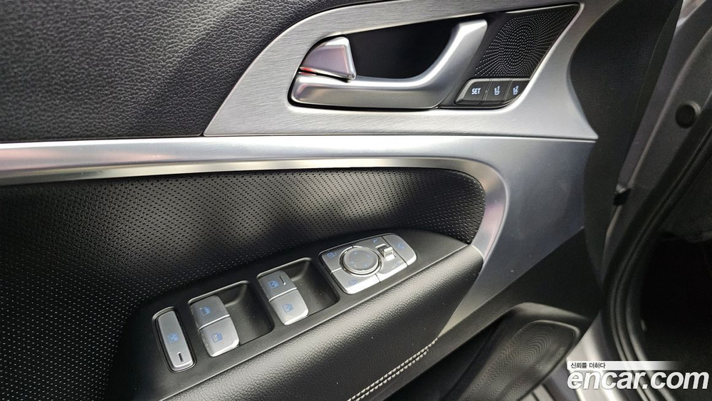 Genesis G70 2.0T AWD (12.2019)