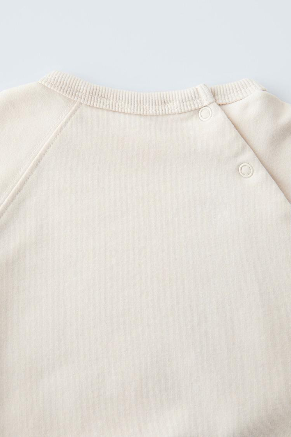 ZARA ОДНОТОННЫЙ КОМПЛЕКТ ИЗ ТОЛСТОВКИ И БРЮК ИЗ МЯГКОЙ ТКАНИ, СВЕТЛО-БЕЖЕВЫЙ