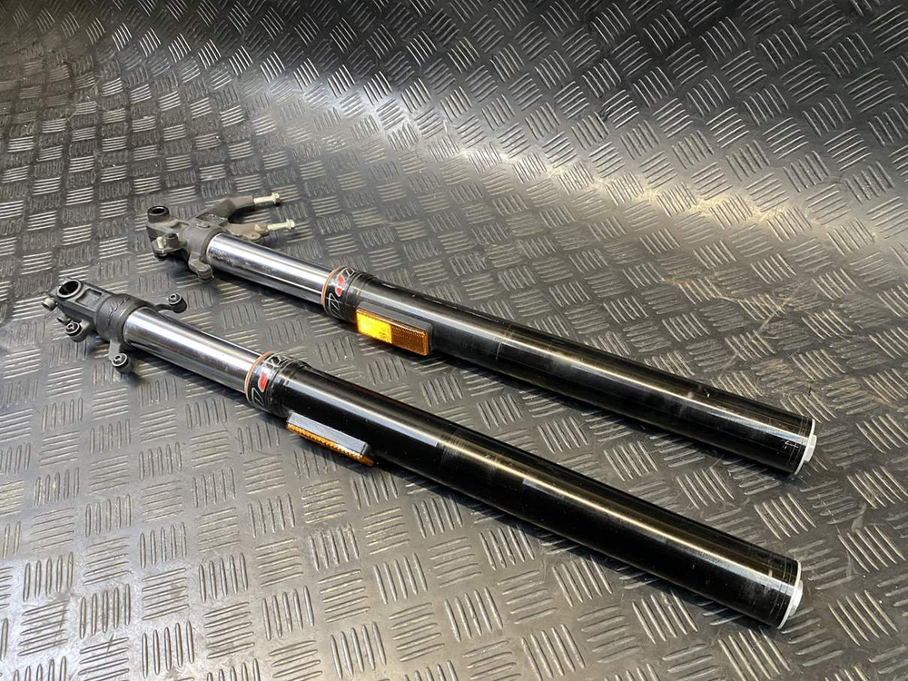 Перья вилки KTM 250 Duke 2020