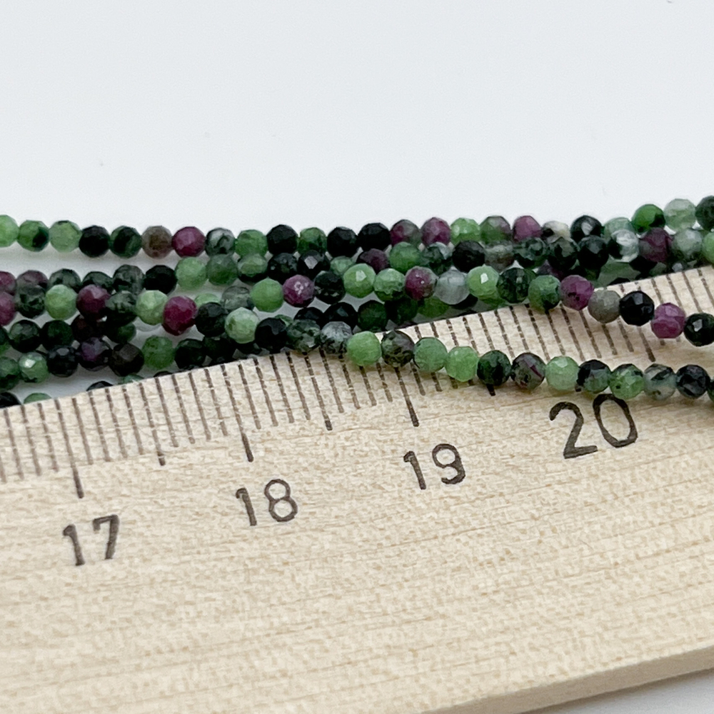 Цоизит с корундом граненый, диаметр 2-2,1 мм, цена за нить 190 шт (около 38 см)