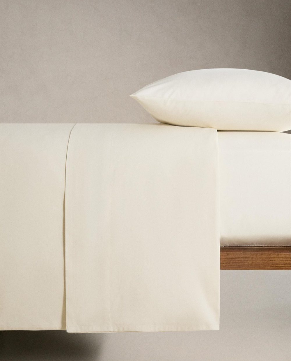 Zara Home - Простыня из ситца (200 нитей), ванильный, 270x280 см