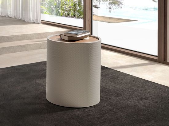 Приставной столик 2165 из орехового дерева и песочной экокожи