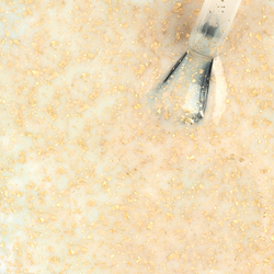 IQ BEAUTY Лак для ногтей профессиональный укрепляющий с биокерамикой #092, 12.5 мл Молочный с золотой поталью, плотный