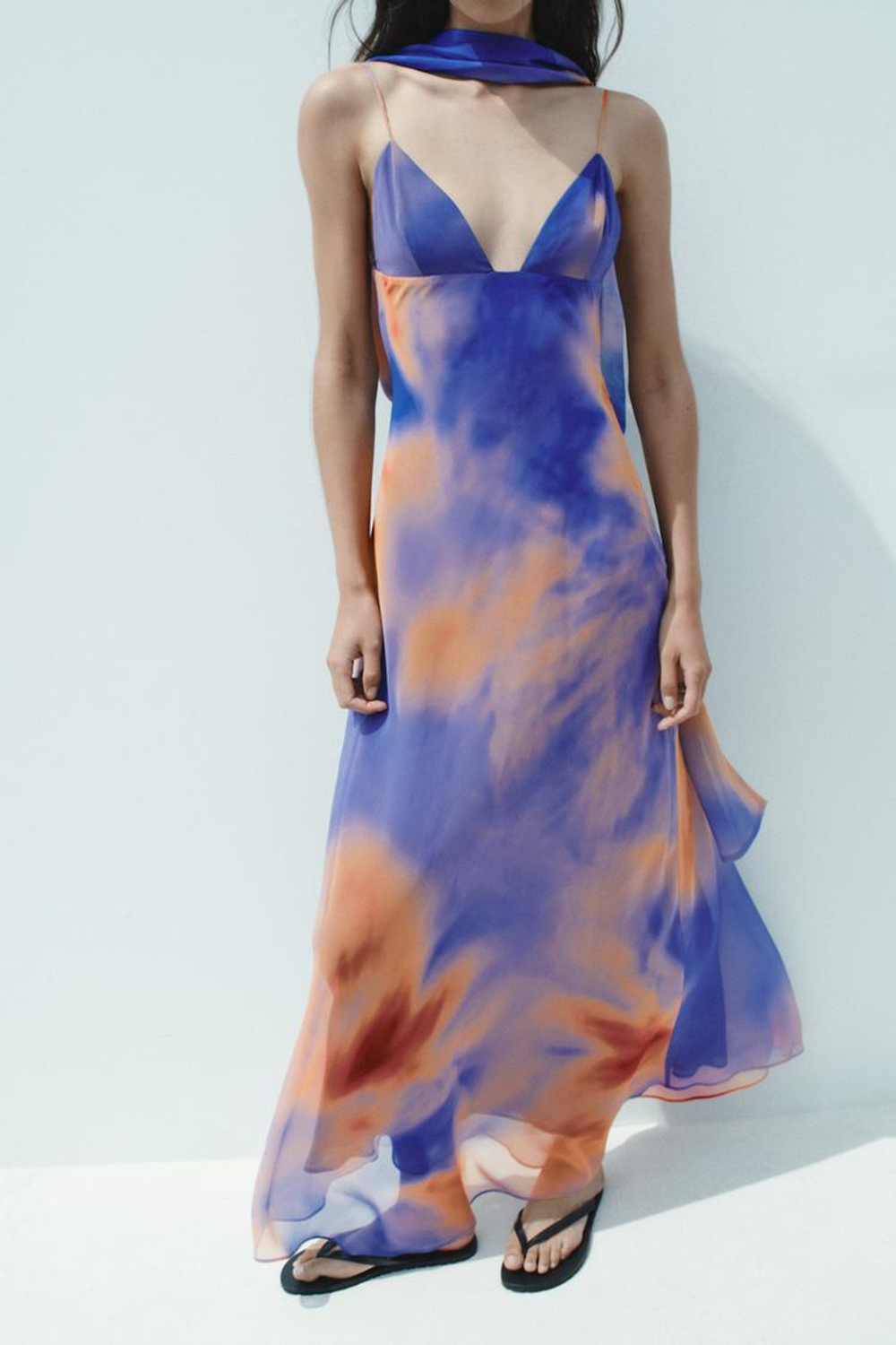 ZARA ДЛИННОЕ ПЛАТЬЕ С ПРИНТОМ, РАЗНОЦВЕТНЫЙ