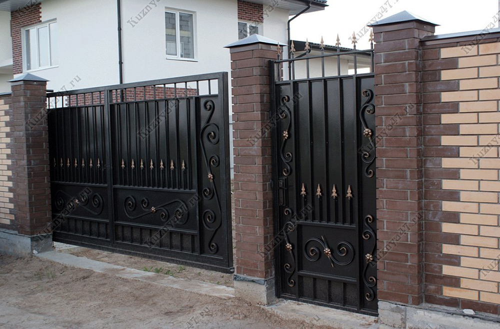 Распашные кованые ворота 9