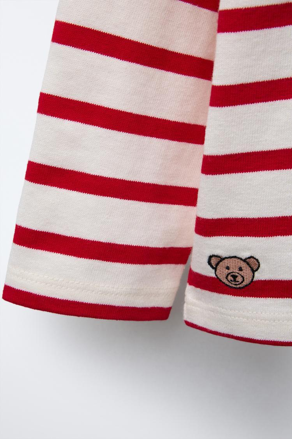 ZARA ЛОНГСЛИВ ИЗ ПЛОТНОГО ТРИКОТАЖА В ПОЛОСКУ С ВЫШИВКОЙ, КРАСНЫЙ