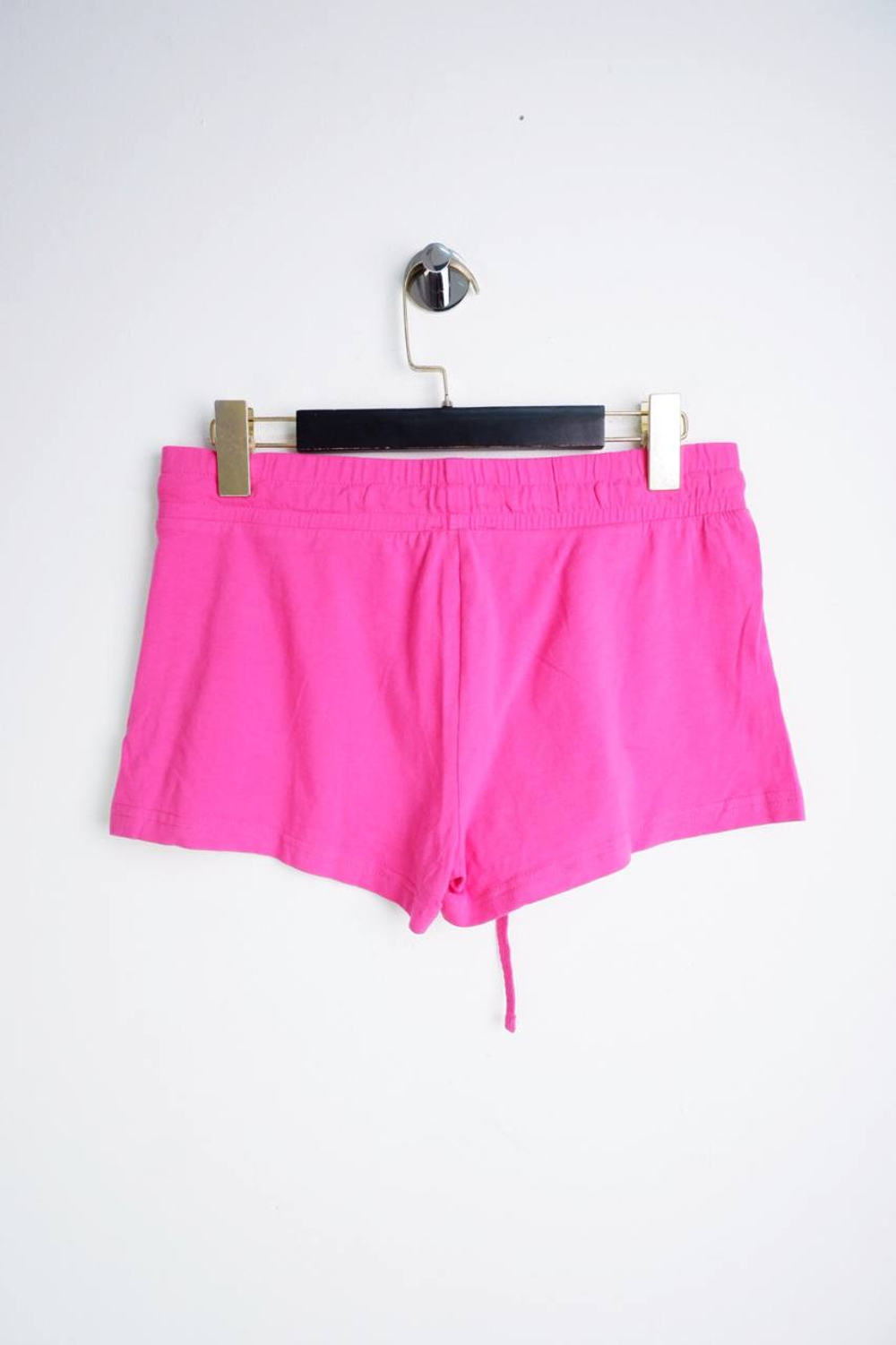 Шорты Incity яркого цвета, визуально на 46 размер