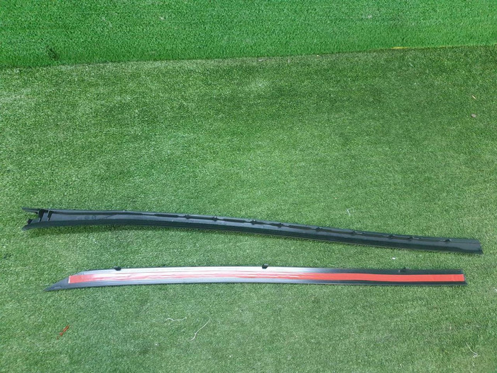 Накладка стойки лобового стекла левая BMW X6 G06 (2019-н.в.)