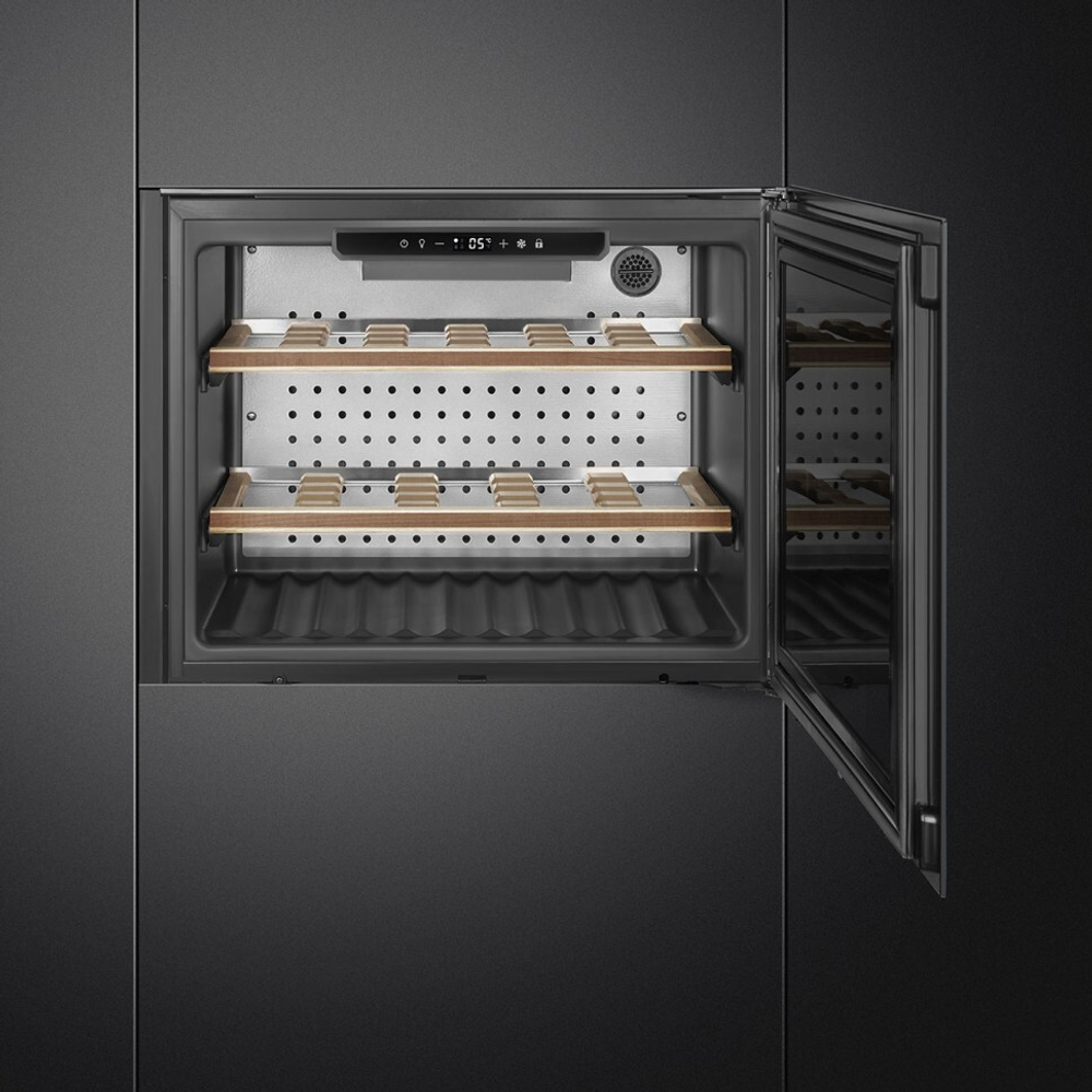 Холодильный шкаф для вина встраиваемый Smeg CVI121B3