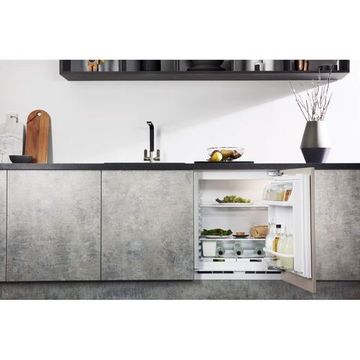 Встраиваемый холодильник Hotpoint-Ariston BTSZ 1632