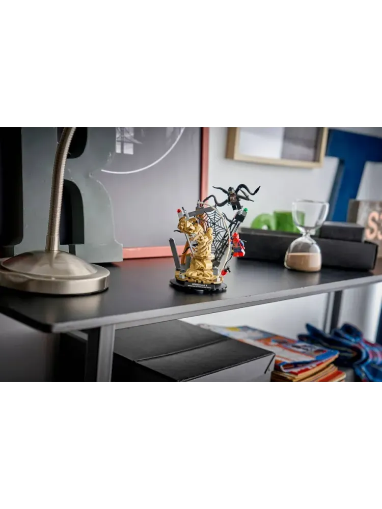 Конструктор Marvel 76334 Человек-паук и Песочный человек