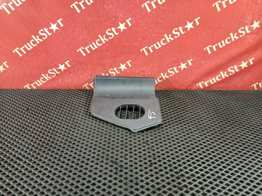 Накладка торпедо левая 2023г