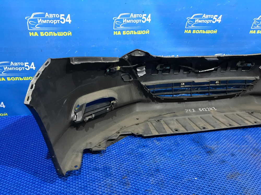 Бампер передний Honda INSIGHT 2009-2011