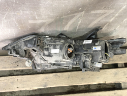 Фара правая Mitsubishi Outlander 3 15-21 Б/У Оригинал ECM92122A20