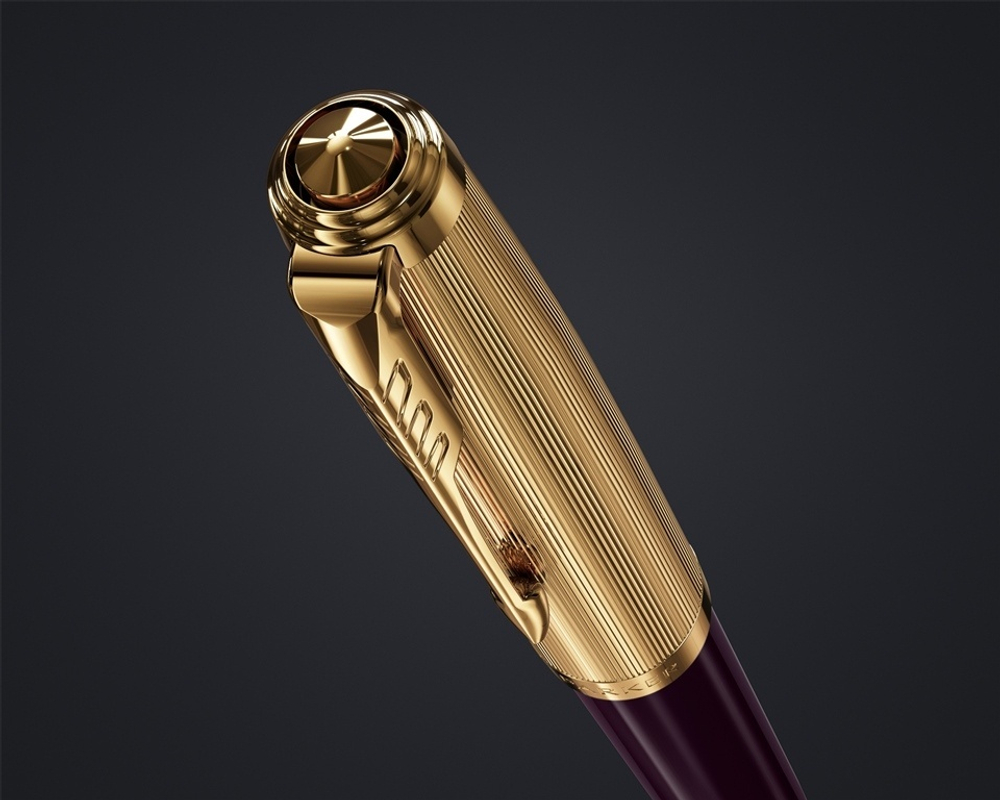 Шариковая ручка Parker 51 DELUXE PLUM GT, стержень: M, цвет чернил: black, в подарочной упаковке.