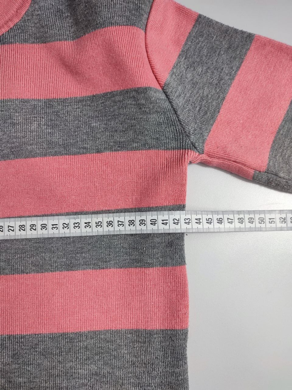 Джемпер приятной расцветки 44/46 размер