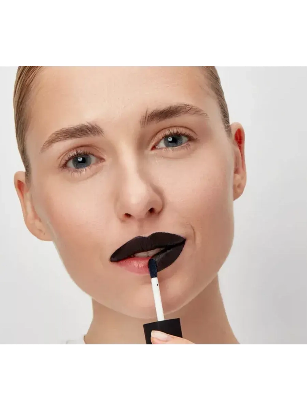 Жидкая помада, стойкая, The Longwear Lipstick 3INA 900
