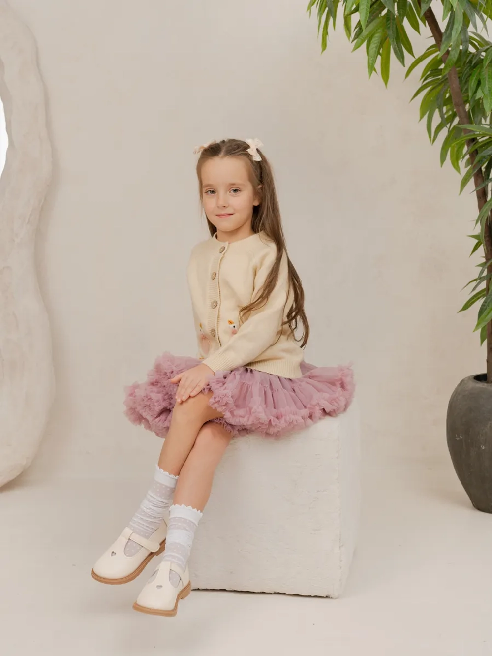 Кофта вязаная на пуговицах с вышивкой