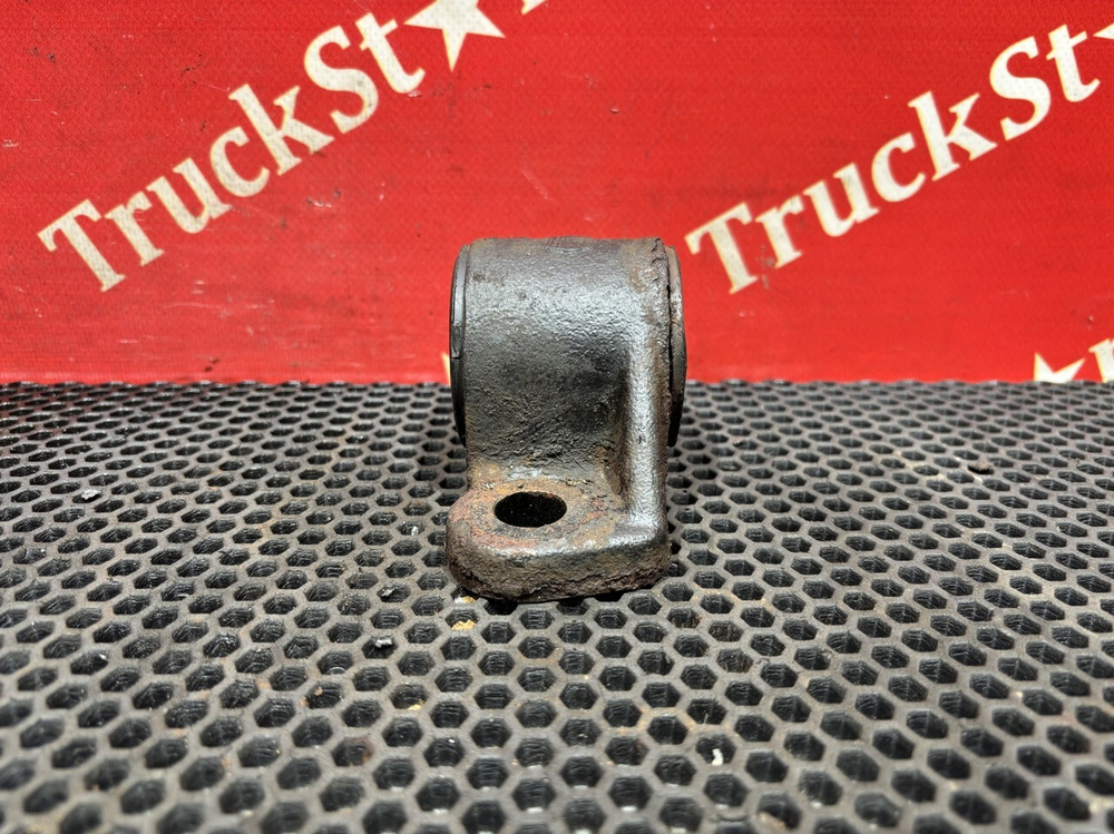 Кронштейн переднего стабилизатора