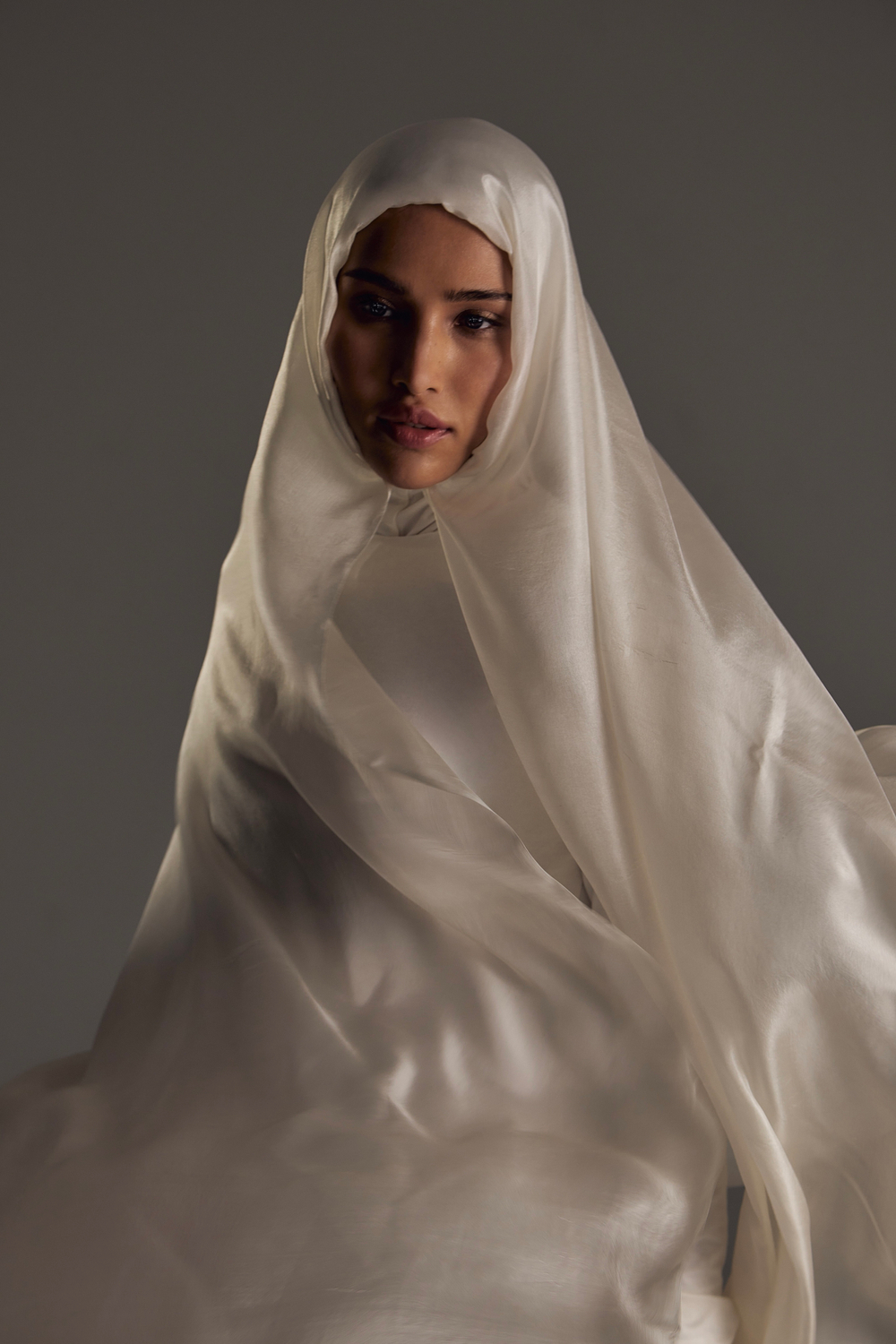 Шарф шелковый белый