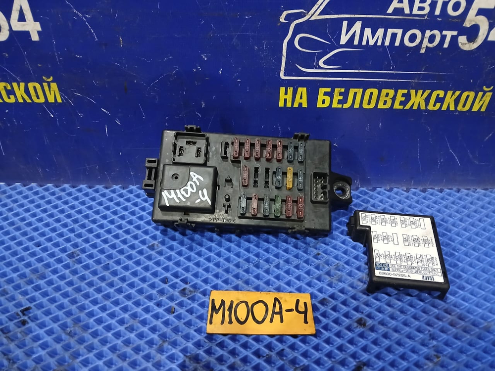 Блок предохранителей салонный TOYOTA DUET 1998-2000