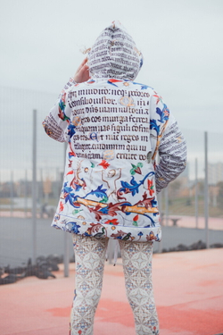 Куртка «Манускрипт», по мотивам готического шрифта и иллюстраций из Бревиария короля Мартина Арагонского