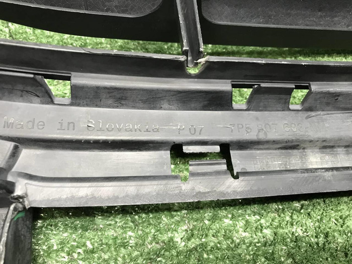 Решетка перед. бампера Porsche Cayenne 2 958 14-18