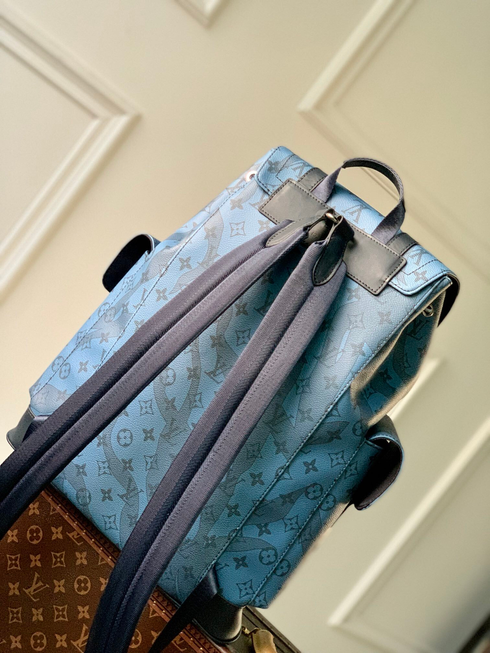 Louis Vuitton Christopher MM