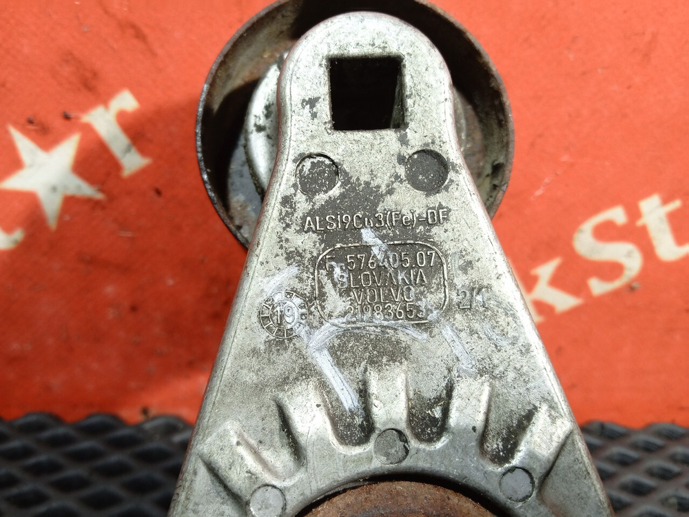 Ролик-натяжитель ручейкового ремня