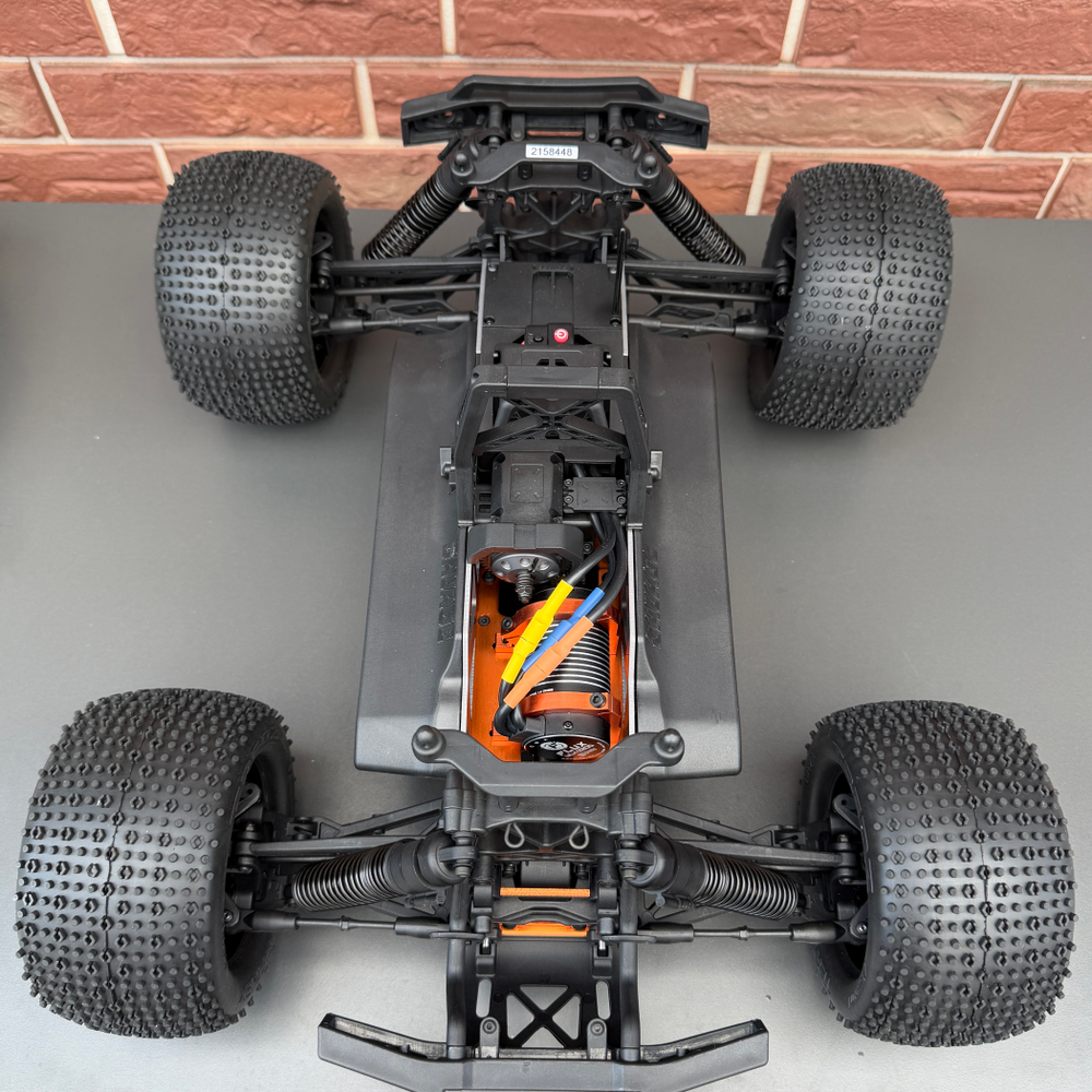 Монстр HPI Savage X Flux V2 GT-6 1/8