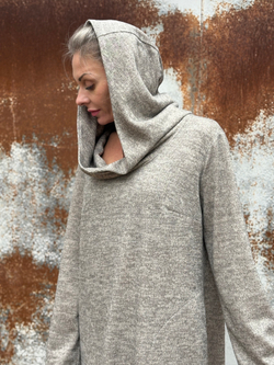 Платье Assassin / не знаем какой это цвет / красивый