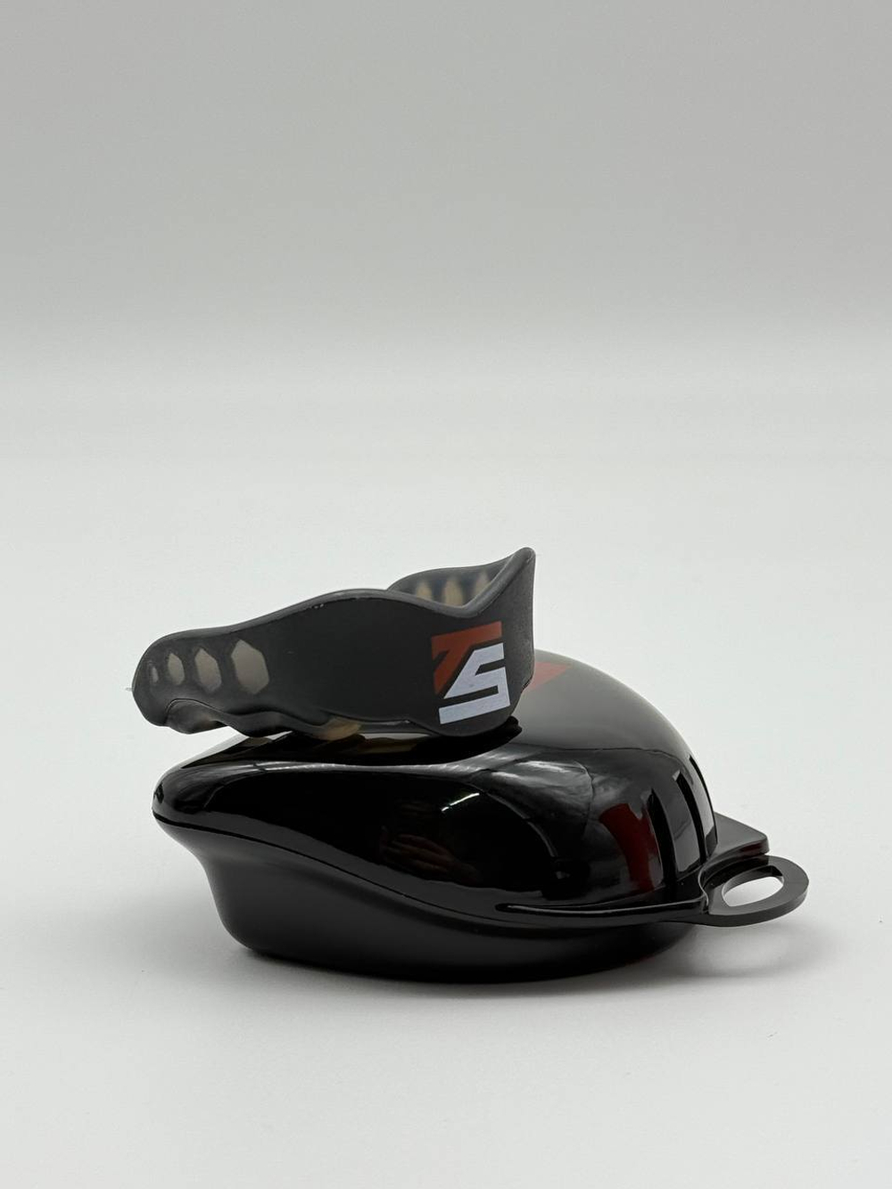 Капа SafeStrike Tomorrow Star (черная)