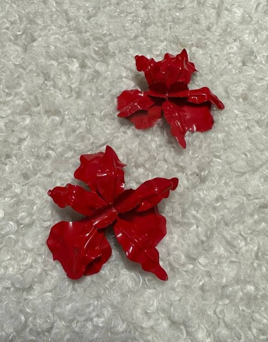 Серьги цветы красные