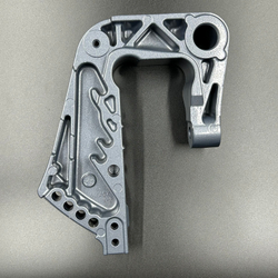 Струбцина подвески левая Yamaha 9.9-15 (63V-43111-07-8D) (Yamaha)