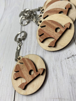 деревянный брелок на заказ