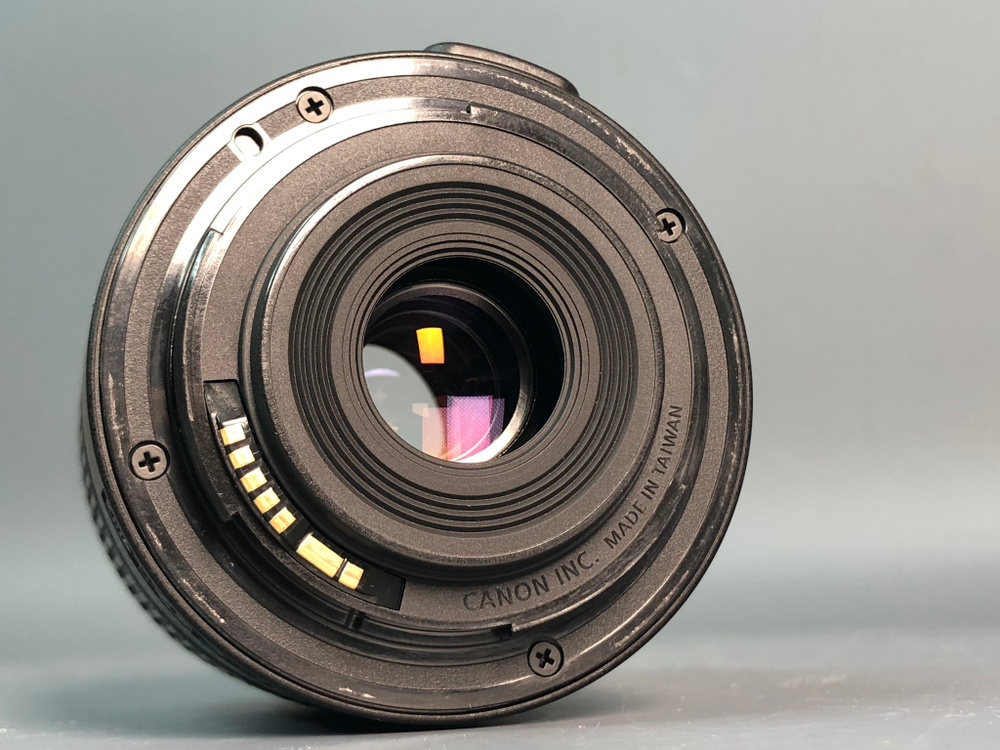 Canon 1200D Kit 18-55mm 3.5-5.6 III 2.000 кадров