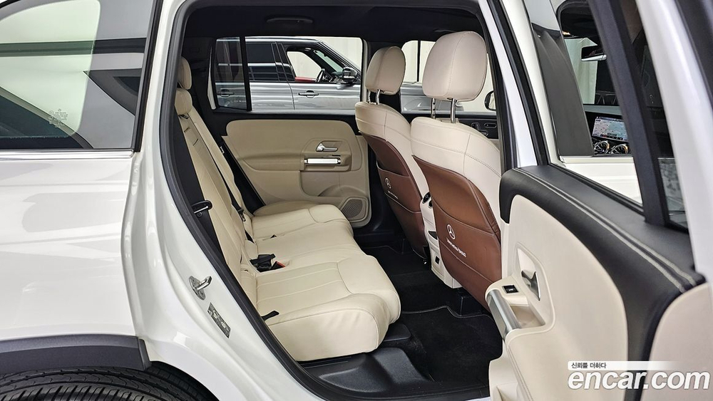 Mercedes-Benz GLB-Class X247 GLB220 (11.2021)
