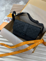 Сумка-мессенджер Louis Vuitton