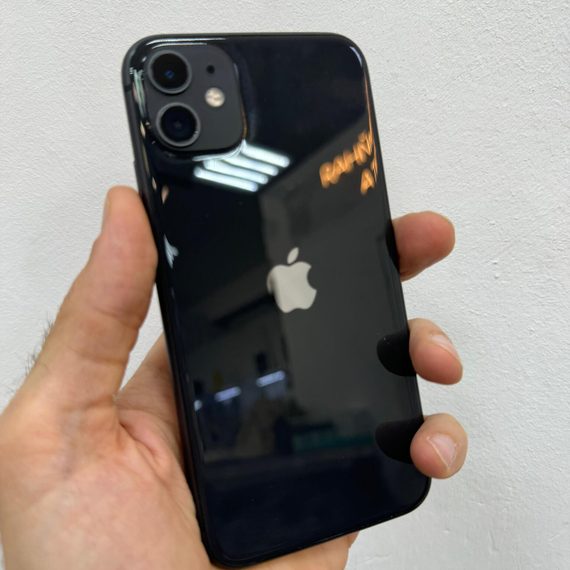 Apple iPhone 11 128GB АКБ 86% менял зад камер  на ориг (коробка)