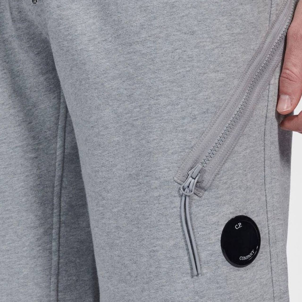 Шорты C.P. Company Diagonal Raised Zipped Pocket