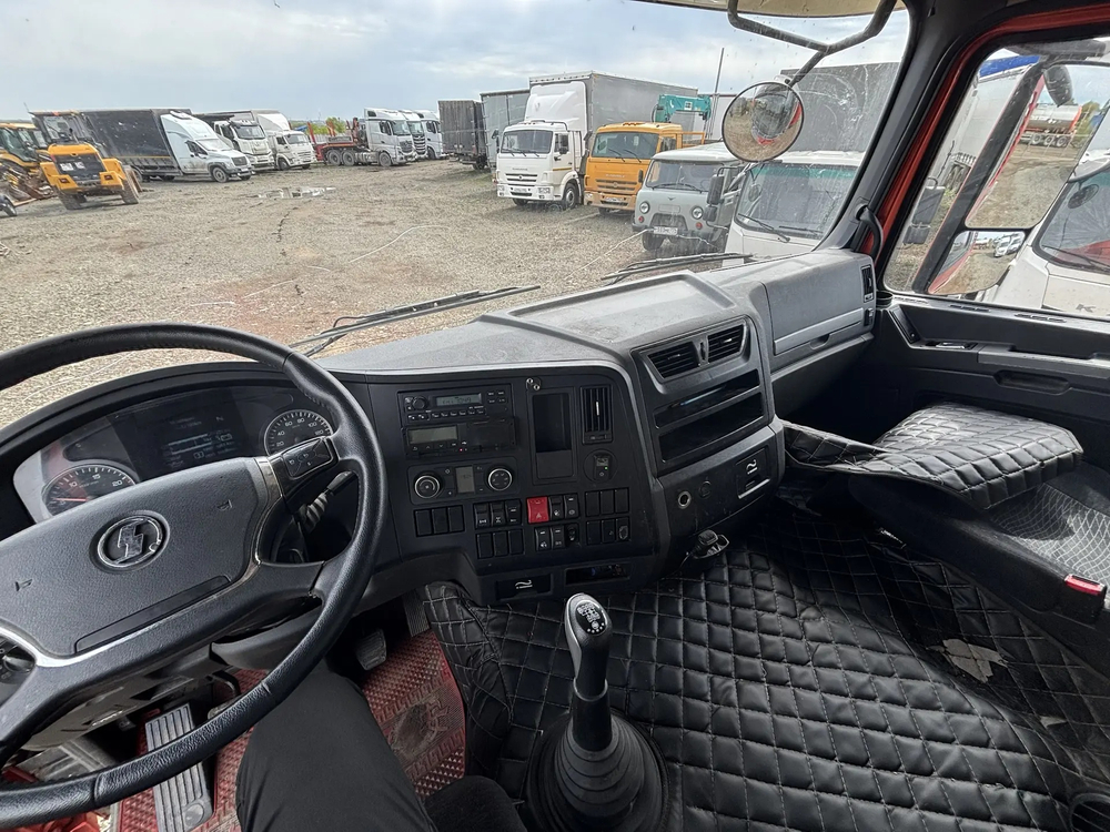 Shacman (Shaanxi) SX* 6x4 Седельный тягач SX42584V324 (Дизельный, 11,6 л, 423 л.с., МТ)