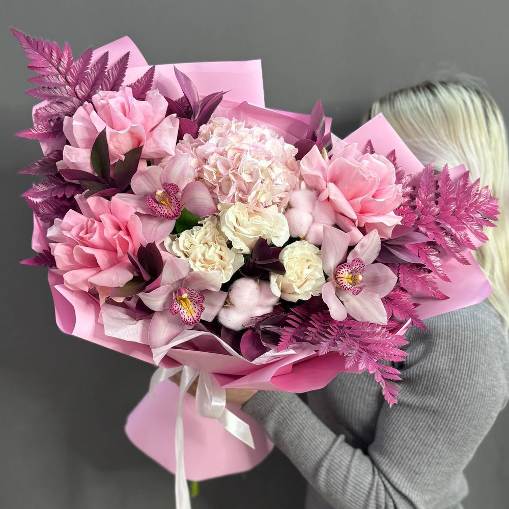 Авторский букет в розовой гамме